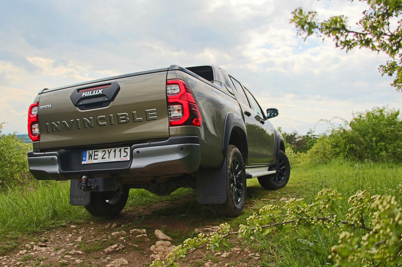 Toyota Hilux 2.8 D-4D Invincible /INTERIA.PL