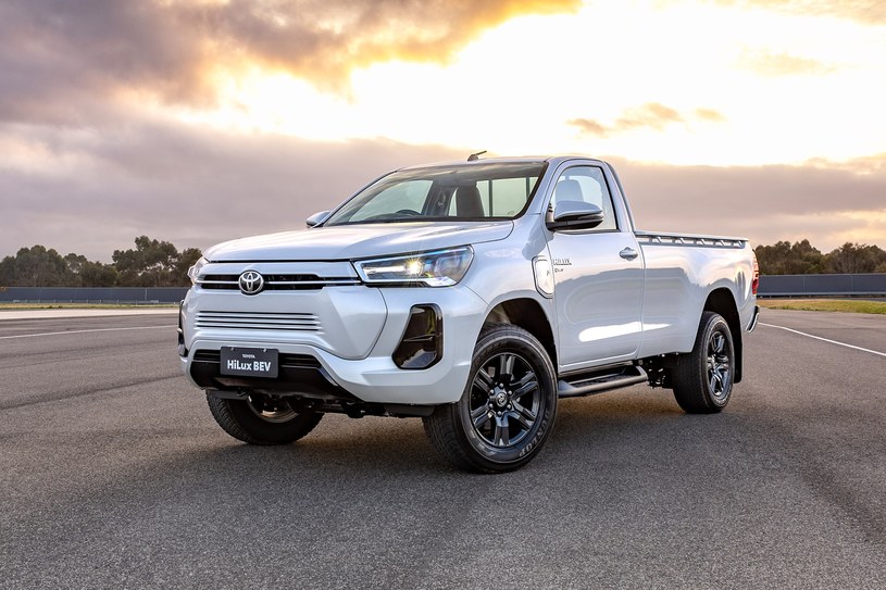 Toyota Hilux BEV Revo Concept /Toyota