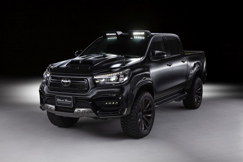 Toyota Hilux Black Bison /Informacja prasowa