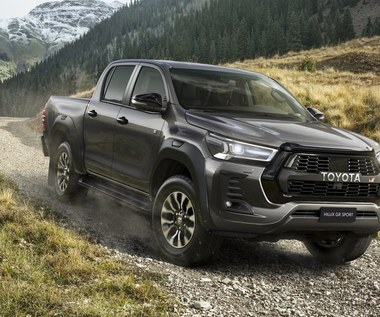 Toyota Hilux GR Sport. Inspirowana Dakarem