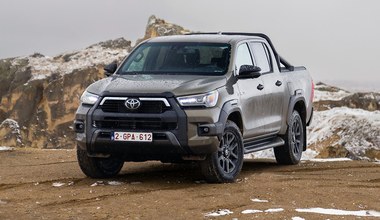 Toyota Hilux po raz pierwszy z takim napędem. To diesel i hybryda w jednym 