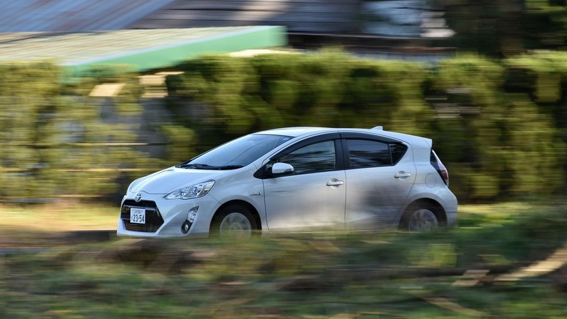 Toyota patentuje autonomiczne pojazdy tankująco-ładujące dla samochodów /Geekweek