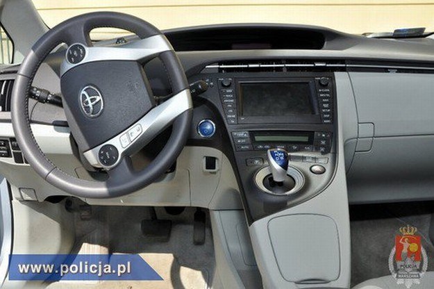 Toyota prius plug-in /Policja