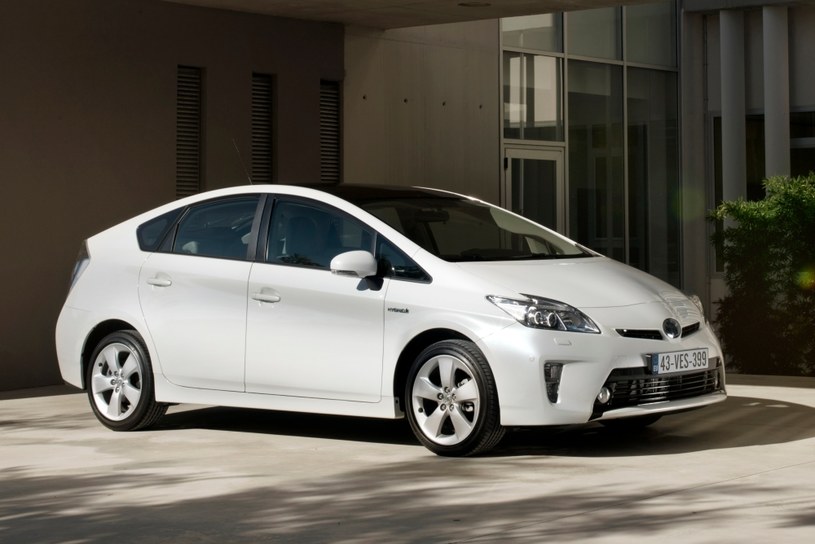 Toyota Prius to model, który dostępny jest wyłącznie z napędem hybrydowym /Informacja prasowa