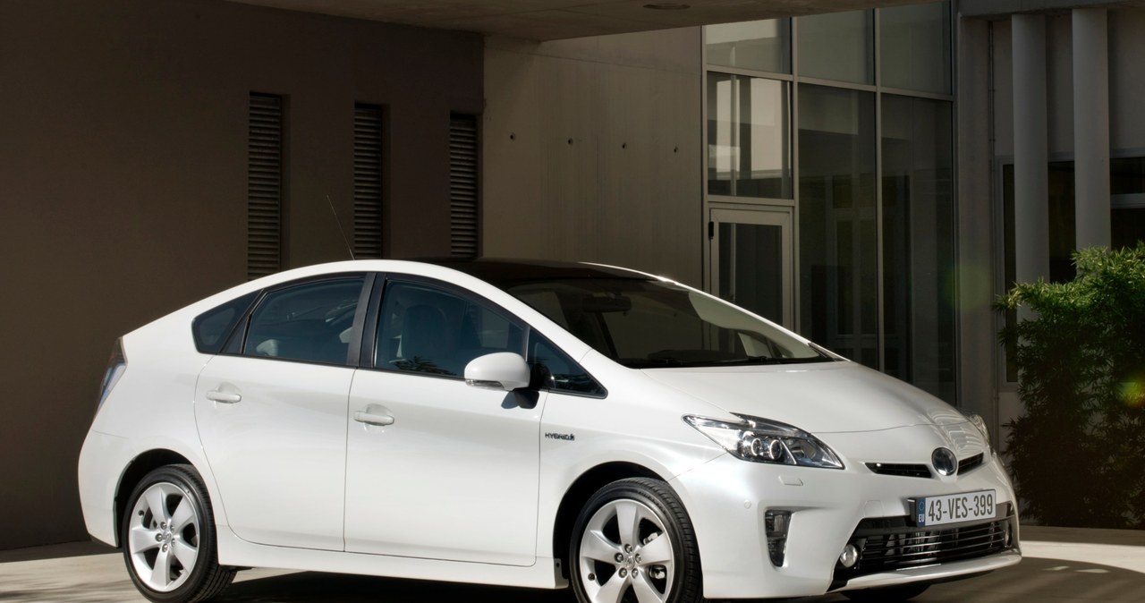 Toyota Prius to model, który dostępny jest wyłącznie z napędem hybrydowym /Informacja prasowa