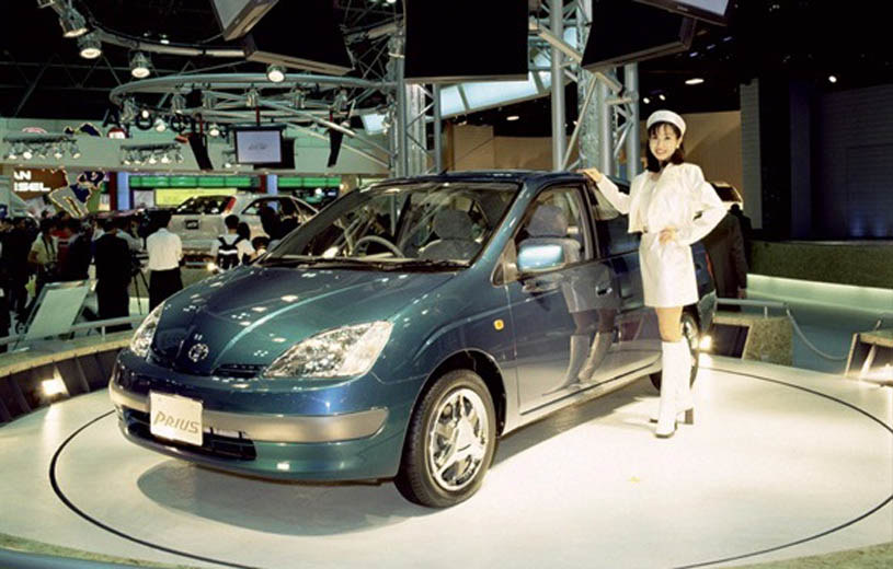 Toyota Prius w Tokio w 1995 roku /Informacja prasowa