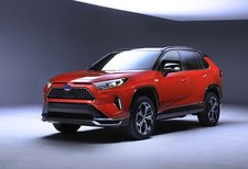 0009AJA6TX8C293N-C307 Toyota RAV4 Plug-in. Najmocniejsza w gamie