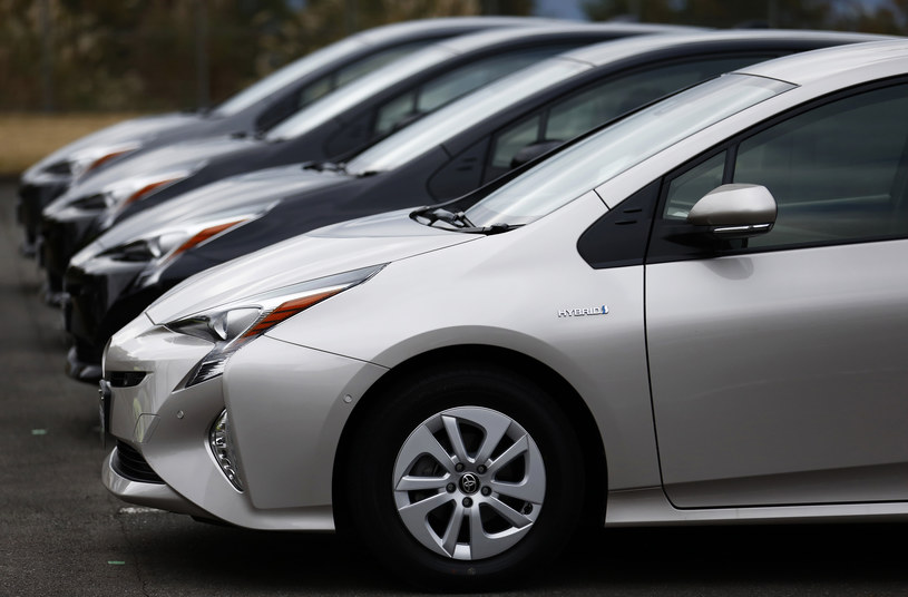 Toyota to wiodący producent samochodów hybrydowych /Getty Images