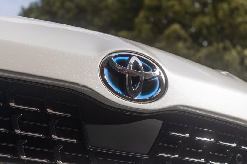 Toyota zmienia logotyp po 14 latach. Niebieska poświata zniknie z hybrydowych modeli /Jan Guss-Gasiński /INTERIA.PL