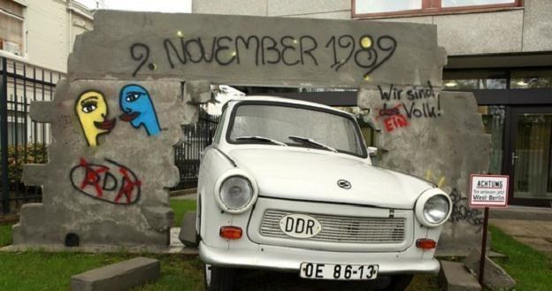 Trabant na stałe zapisał się historii. I to nie tylko motoryzacyjnej /AFP