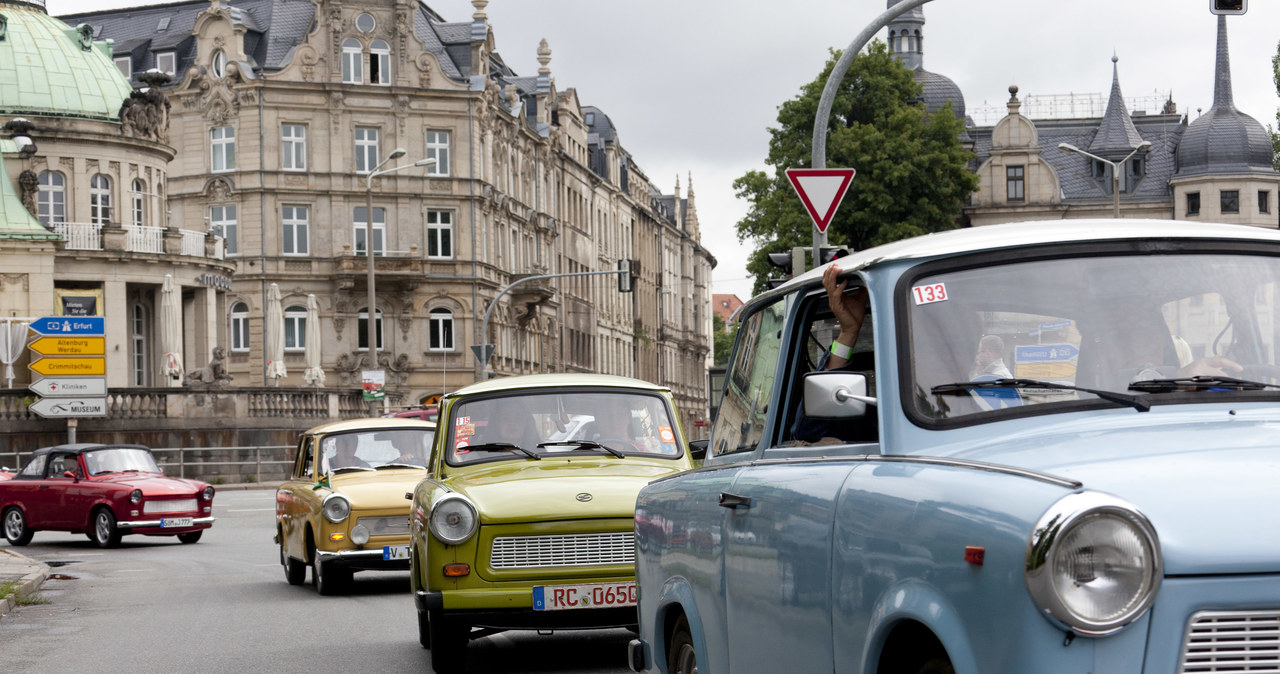 Trabant obecnie jest dla wielu autem kultowym /Carsten Koall /Getty Images