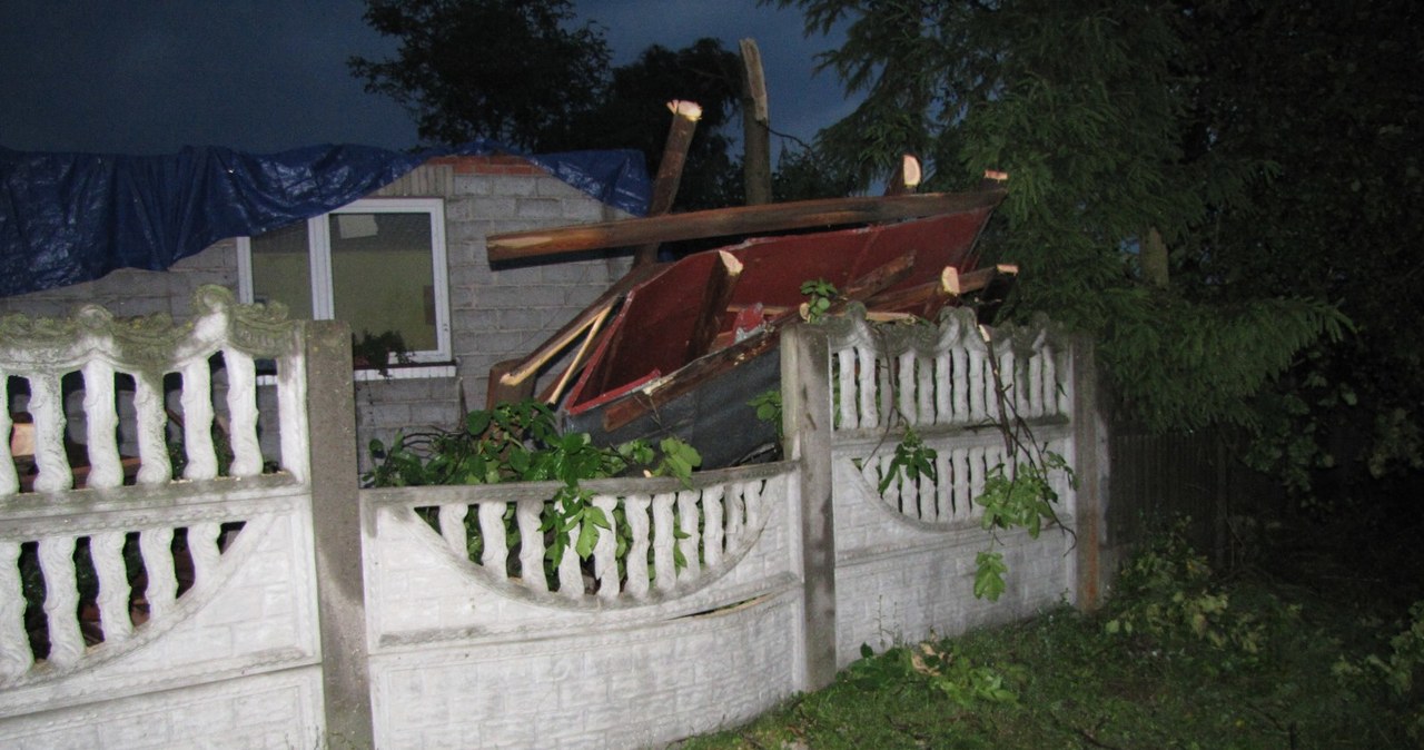 Trąby powietrzne zniszczyły domy w Łódzkiem