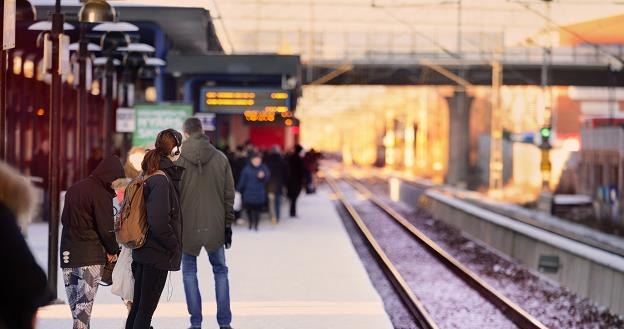 Tradycyjne dworce kolejowe odchodzą do przeszłości /&copy;123RF/PICSEL