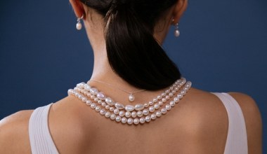 Trądzik na plecach już nie będzie problemem. Prosty plan z kwasami AHA i BHA, który naprawdę działa