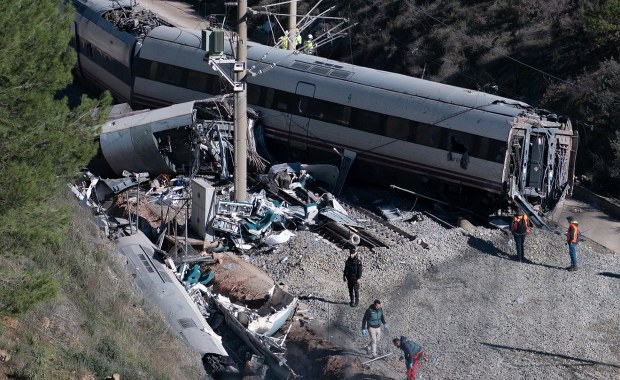 Tragedia kolejowa w Andaluzji: Wstępne ustalenia przyczyn wypadku