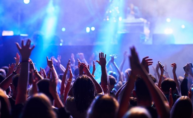 Tragedia na festiwalu muzycznym. Runęła konstrukcja, zginęli ludzie 