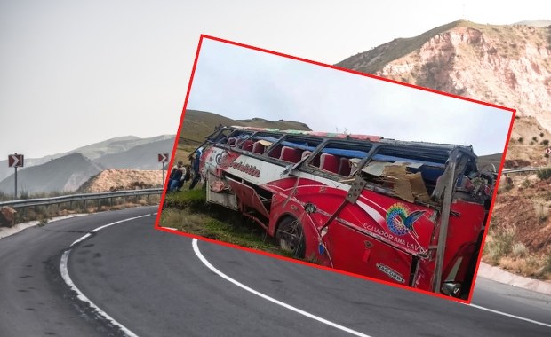 Tragedia na górskiej trasie w Ekwadorze. Autobus runął do wąwozu [NAGRANIE]