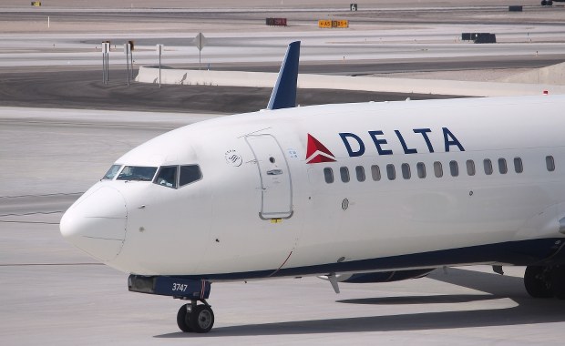 Tragedia na lotnisku. Silnik samolotu wciągnął mężczyznę