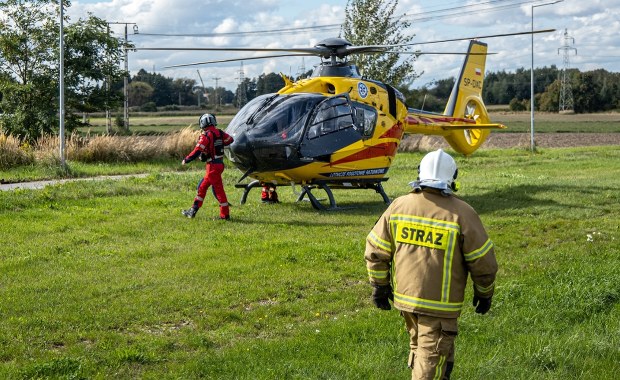 ​Tragedia na Mazurach. Ojciec niósł syna "na barana", potrącił ich ciągnik