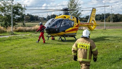 ​Tragedia na Mazurach. Ojciec niósł syna "na barana", potrącił ich ciągnik