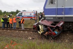 Tragedia na niestrzeżonym przejeździe kolejowym