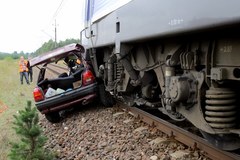 Tragedia na niestrzeżonym przejeździe kolejowym