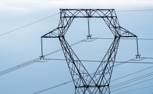 ​Tragedia na Podkarpaciu. 23-latka zginęła po wspięciu się na słup wysokiego napięcia