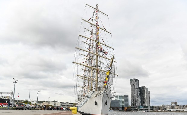 Tragedia na pokładzie "Daru Młodzieży". Nie żyje 19-latek