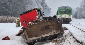 Tragedia na przejeździe. Szynobus z pasażerami wjechał w koparkę