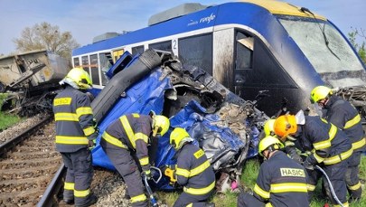 Tragedia na Słowacji. Pociąg osobowy wjechał w ciężarówkę