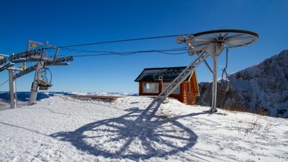 Tragedia na wyciągu w Czarnogórze. Narciarz spadł z 70 metrów 