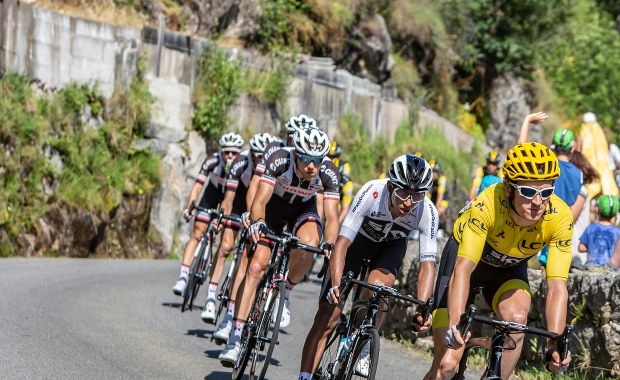 Tragedia na wyścigu kolarskim. Tuż przed metą zginął dyrektor grupy