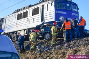 Tragedia pod Kutnem. Nie żyje matka, ranne dzieci