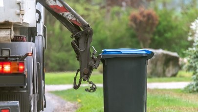 Tragedia w Częstochowie: Kobieta zginęła pod kołami śmieciarki