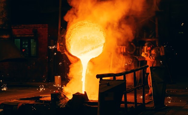 ​Tragedia w Hucie Częstochowa. Mężczyzna wpadł do rozgrzanej kadzi