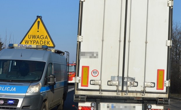 Tragedia w Kujawsko-Pomorskiem: Matka i syn zginęli pod kołami tira