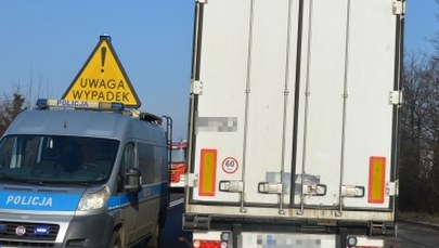 Tragedia w Kujawsko-Pomorskiem: Matka i syn zginęli pod kołami tira