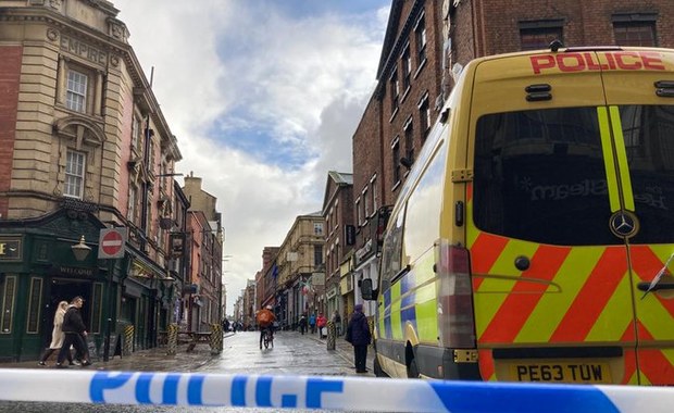 Tragedia w Liverpoolu: 12-latka chciała zobaczyć choinkę, zginęła od ciosu nożem