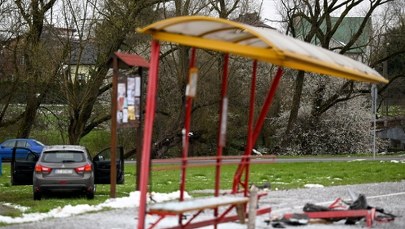 Tragedia w Przemyślu. Auto wjechało w przystanek autobusowy