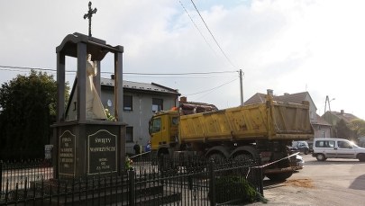 Tragedia w Raczycach. Ciężarówka śmiertelnie potrąciła 7-latkę na rowerze