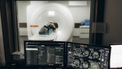 Tragedia w szpitalu: Mężczyzna zginął, wciągnięty przez rezonans magnetyczny