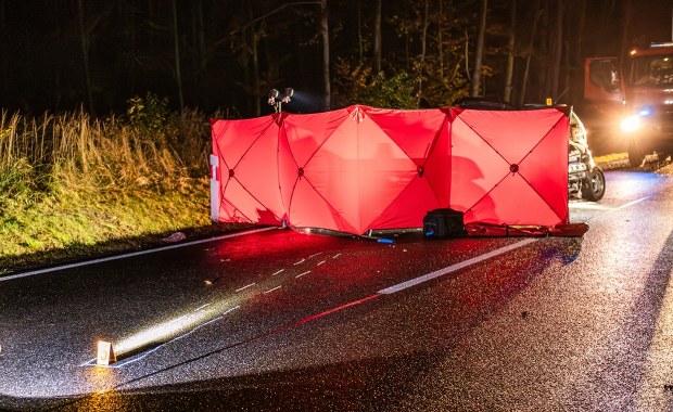 Tragedia w Wielkopolsce. BMW potrąciło 20-latkę podczas cofania