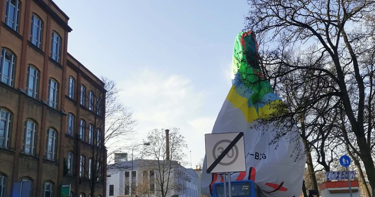 Tragedia w Zielonej Górze. Balon zahaczył o blok, nie żyje jedna osoba