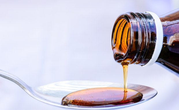 Tragiczna seria zgonów dzieci po spożyciu toksycznego syropu na kaszel