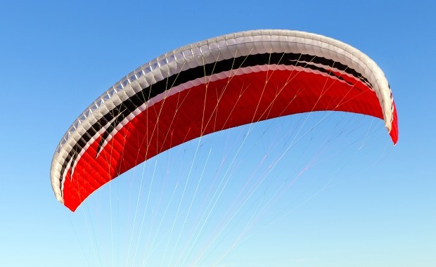 Tragiczna śmierć Polaka w Hiszpanii. Nie otworzył mu się spadochron