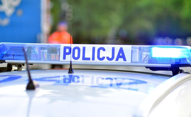 Tragiczna śmierć w zakładzie. Mężczyzna wpadł do maszyny zgniatającej kartony