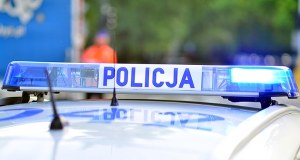 Tragiczna śmierć w zakładzie. Mężczyzna wpadł do maszyny zgniatającej kartony