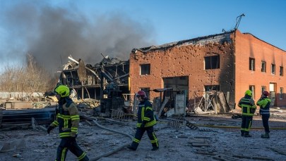 ​Tragiczna sobota w Ukrainie: 500 pocisków poleciało na Kijów, dron uderzył w pociąg