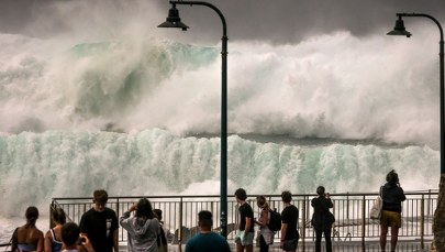 Tragiczna Wielkanoc w Australii. Ludzie giną z powodu gigantycznych fal 
