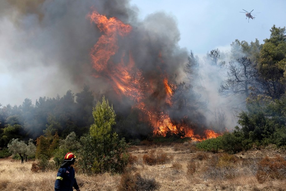 Tragiczne pożary w Grecji sprzed dwóch lat /KOSTAS TSIRONIS /PAP/EPA